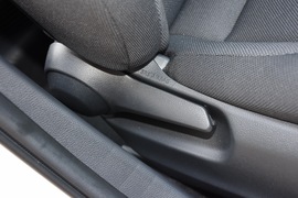 2019款丰田雷凌双擎