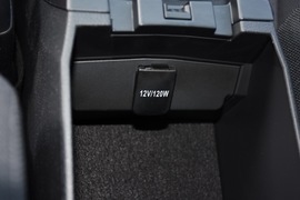 2019款丰田雷凌双擎