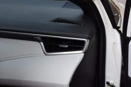 2019款丰田雷凌双擎