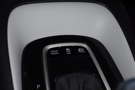 2019款丰田雷凌双擎