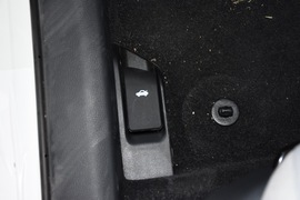 2019款丰田雷凌双擎