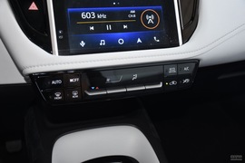 2019款丰田雷凌双擎