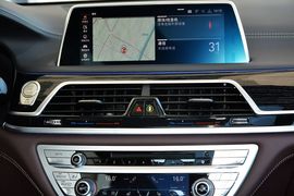 2019款宝马740Li