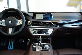 2019款宝马740Li