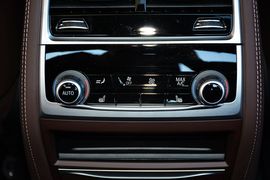 2019款宝马740Li
