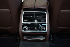 2019款宝马740Li