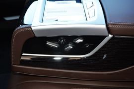 2019款宝马740Li