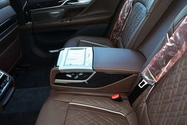 2019款宝马740Li
