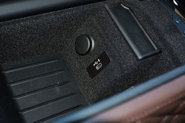 2019款宝马740Li