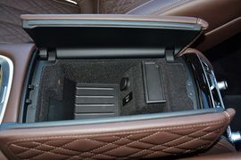 2019款宝马740Li