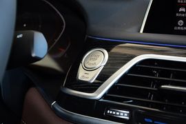 2019款宝马740Li