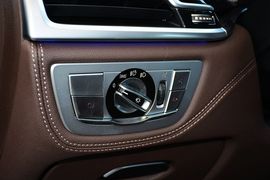 2019款宝马740Li