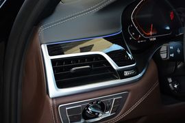 2019款宝马740Li