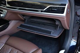 2019款宝马740Li