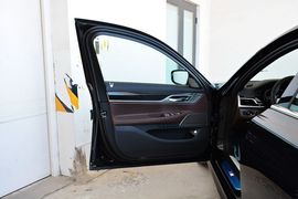 2019款宝马740Li