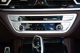 2019款宝马740Li