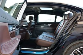 2019款宝马740Li