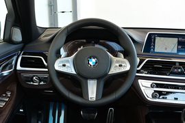 2019款宝马740Li