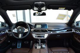 2019款宝马740Li