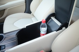 2019款丰田凯美瑞