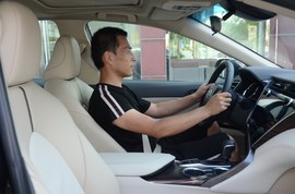 2019款丰田凯美瑞