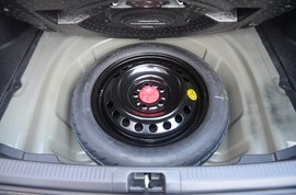 2019款丰田凯美瑞