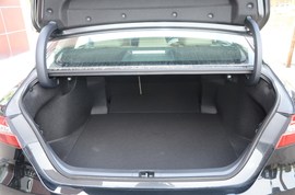 2019款丰田凯美瑞