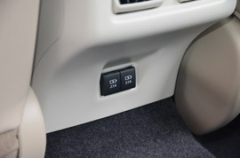 2019款丰田凯美瑞