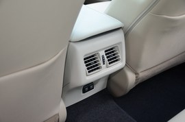 2019款丰田凯美瑞