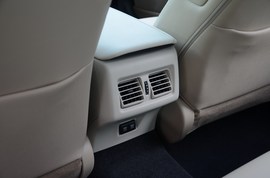 2019款丰田凯美瑞