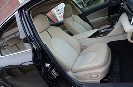 2019款丰田凯美瑞