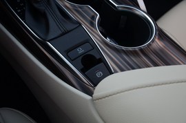 2019款丰田凯美瑞