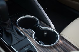 2019款丰田凯美瑞