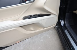 2019款丰田凯美瑞