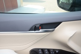 2019款丰田凯美瑞