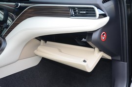 2019款丰田凯美瑞