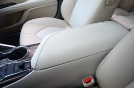 2019款丰田凯美瑞