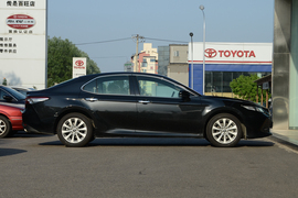 2019款丰田凯美瑞