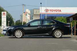 2019款丰田凯美瑞