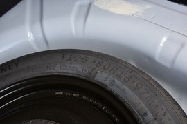 2020款福特福克斯三厢1.5L自动锋跃型