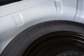 2020款福特福克斯三厢1.5L自动锋跃型