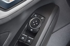 2020款福特福克斯三厢1.5L自动锋跃型