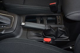 2020款福特福克斯三厢1.5L自动锋跃型