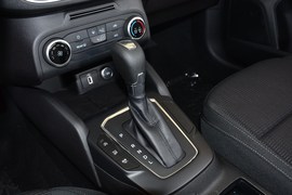 2020款福特福克斯三厢1.5L自动锋跃型