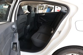 2020款福特福克斯三厢1.5L自动锋跃型