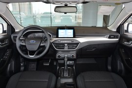 2020款福特福克斯三厢1.5L自动锋跃型