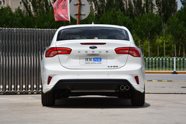 2020款福特福克斯三厢1.5L自动锋跃型