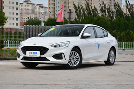 2020款福特福克斯三厢1.5L自动锋跃型