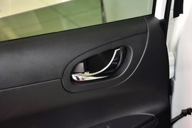 2011款日产骐达1.6L