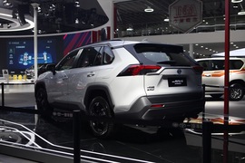 一汽丰田RAV4荣放双擎